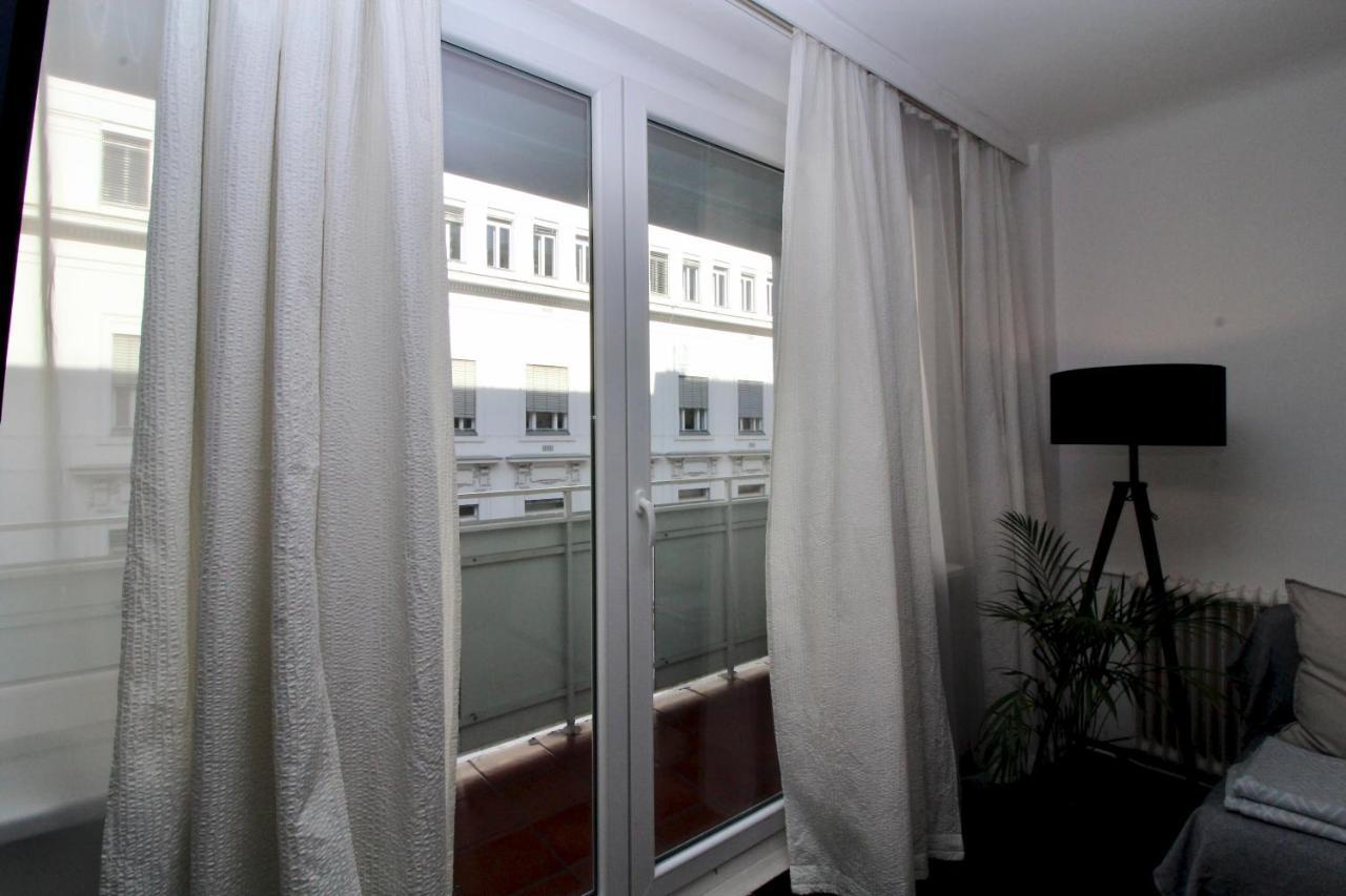 וינה Balcony Apartment - Next To Opera מראה חיצוני תמונה