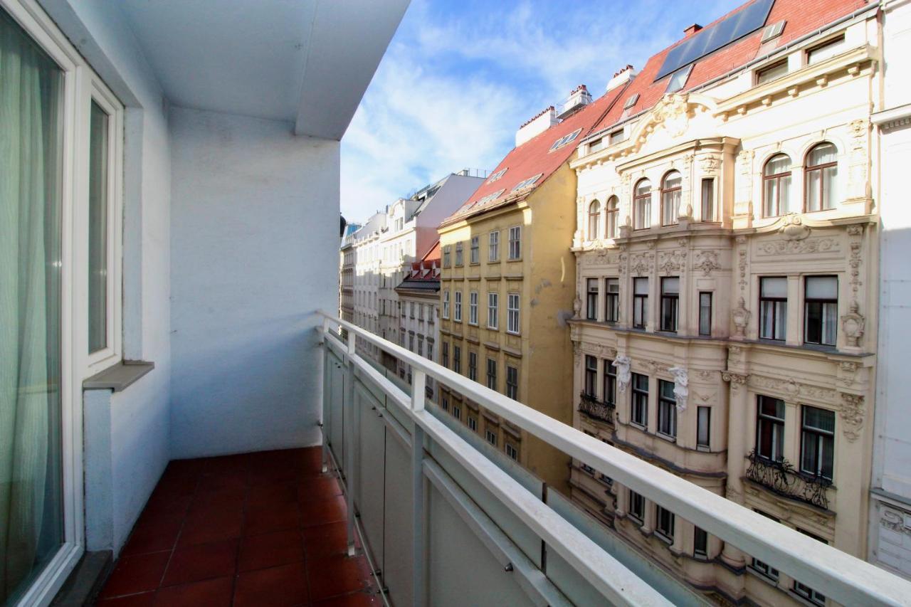 וינה Balcony Apartment - Next To Opera מראה חיצוני תמונה